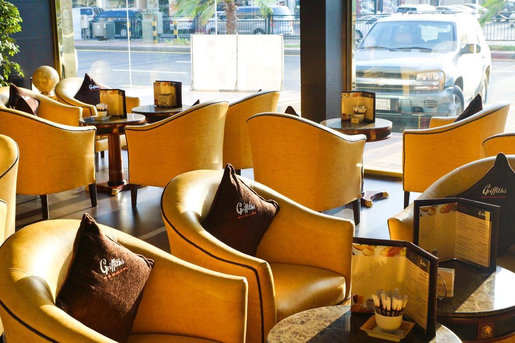 Mansour Plaza Hotel Apartments Dammam Buitenkant foto