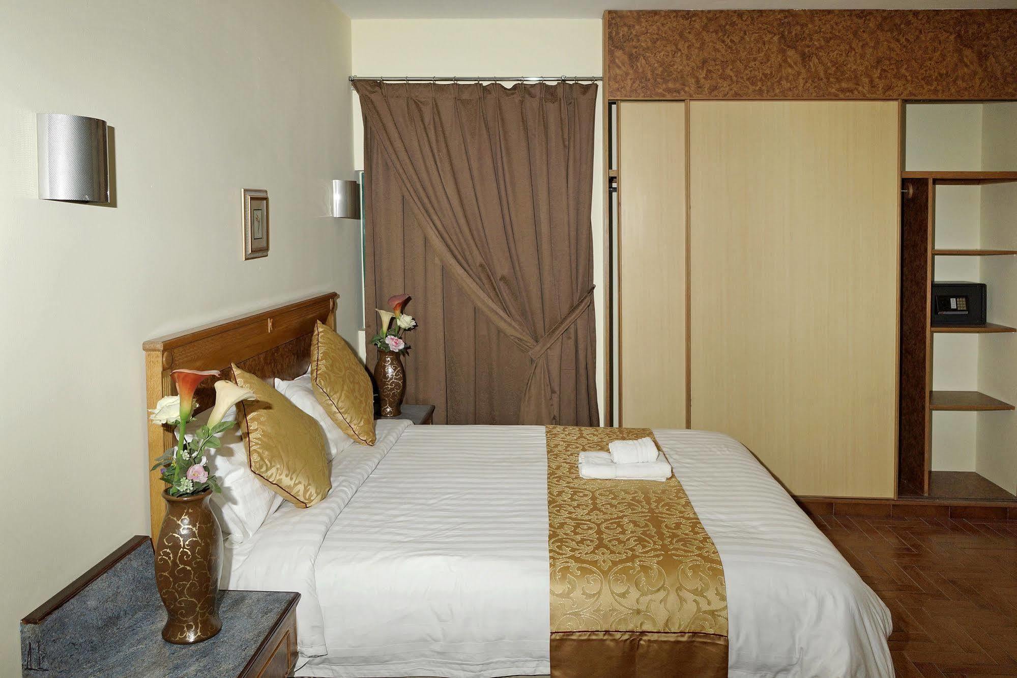 Mansour Plaza Hotel Apartments Dammam Buitenkant foto